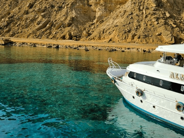 Sailing in the Hurghada Red sea for one hour